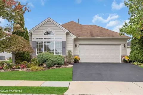 128 Eleanor Rd, Manchester, NJ 08759