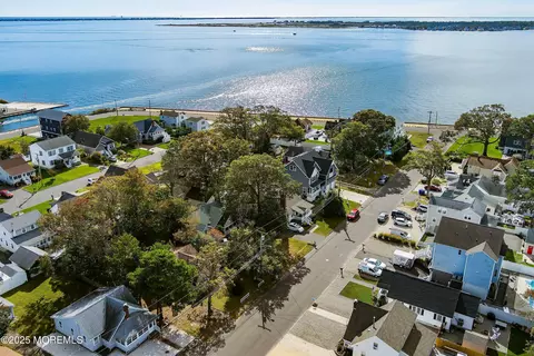 213 Grover Rd, Toms River, NJ 08753