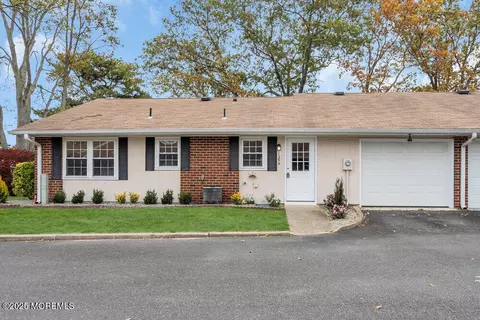 1135 Argyll Cir #D, Lakewood, NJ 08701
