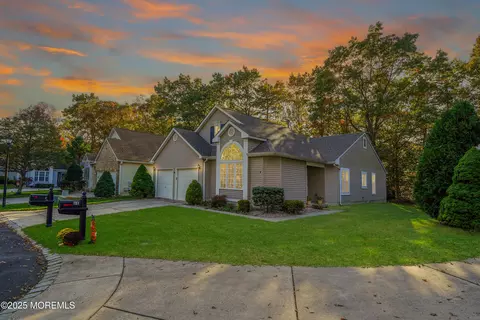 9 Abbot Sq, Jackson, NJ 08527