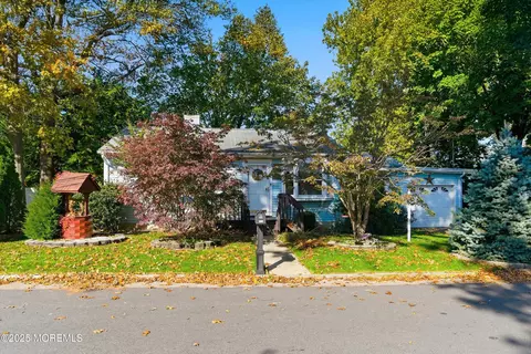 308 Seaman Ave, Beachwood, NJ 08722