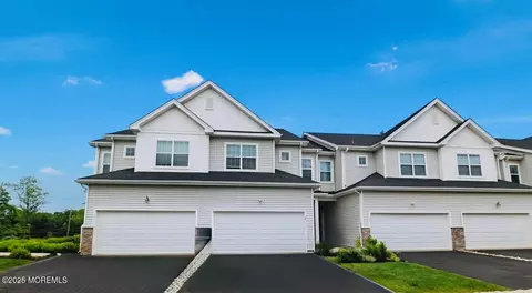 102 Pilot St, Marlboro, NJ 07746