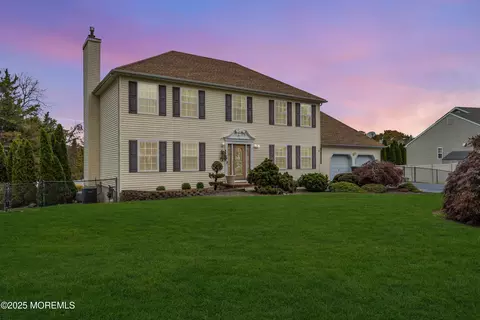 202 Genoa Ave, Toms River, NJ 08753