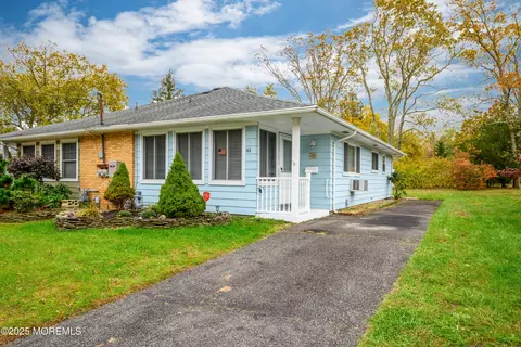 61 Parisian Dr, Toms River, NJ 08753