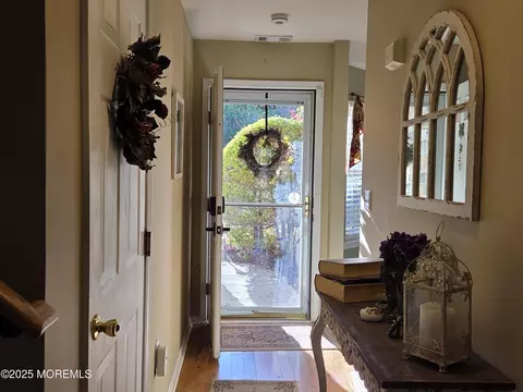 36 Saratoga Ct, Tinton Falls, NJ 07753