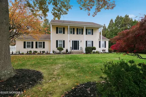 8 Fowler Ct, Red Bank, NJ 07701