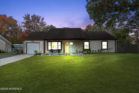 954 Vaughn Ave, Toms River, NJ 08753