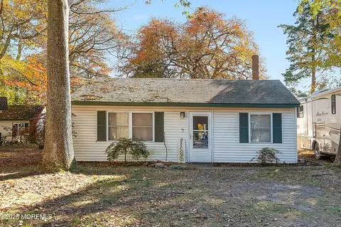605 Sinclair Ave, Lanoka Harbor, NJ 08734