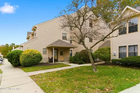 602 Violet Ln, Jackson, NJ 08527