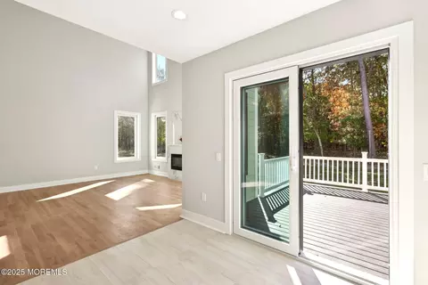 Living - 4 Haystack Ct, Howell, NJ 07731 photo 3 of 4