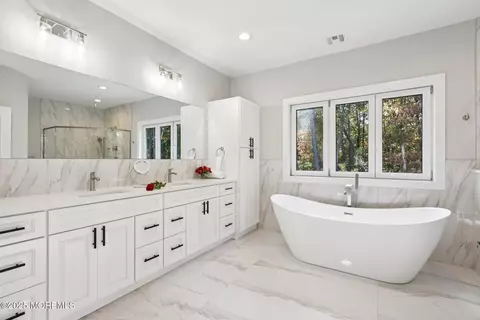 Bath - 4 Haystack Ct, Howell, NJ 07731 photo 4 of 8