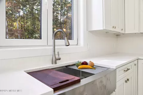 Kitchen - 4 Haystack Ct, Howell, NJ 07731 photo 4 of 5