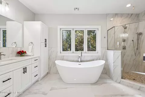 Bath - 4 Haystack Ct, Howell, NJ 07731 photo 5 of 8