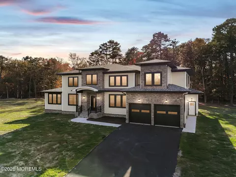 Exterior - 4 Haystack Ct, Howell, NJ 07731 photo 2 of 12