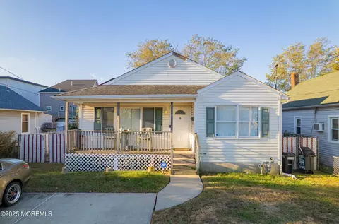 44 Shore Blvd, Keansburg, NJ 07734