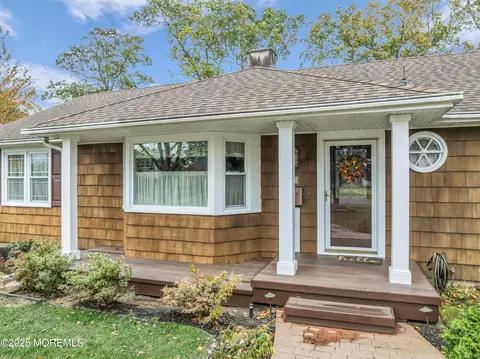 55 Grand Ave, Toms River, NJ 08753