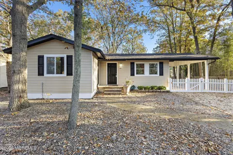 132 Chestnut St, Little Egg Harbor, NJ 08087