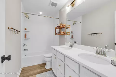 Bath - 63 Eckert Dr, Lincroft, NJ 07738 photo 2 of 4
