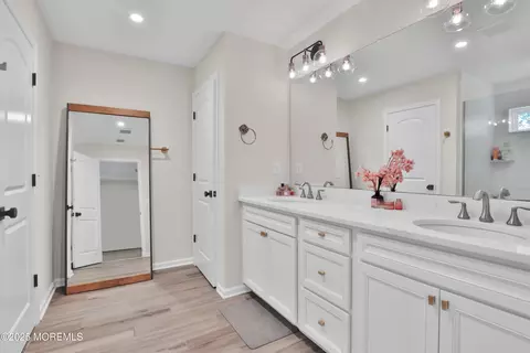 Bath - 63 Eckert Dr, Lincroft, NJ 07738 photo 3 of 4