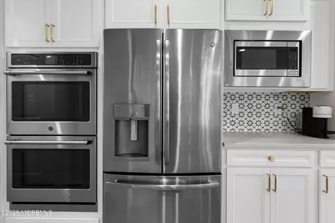 Kitchen - 63 Eckert Dr, Lincroft, NJ 07738 photo 7 of 8