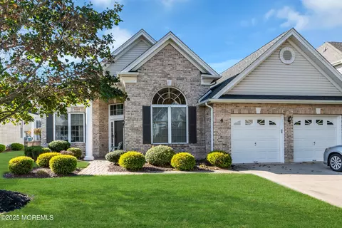 4 Exeter Dr, Freehold, NJ 07728