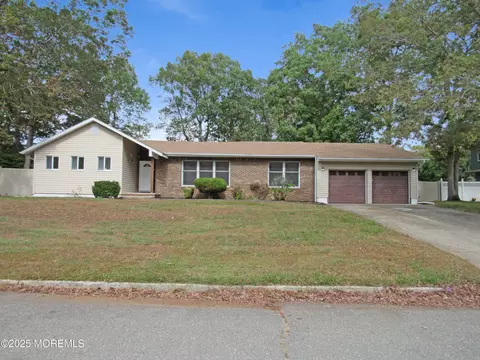 738 Oxford Rd, Lanoka Harbor, NJ 08734