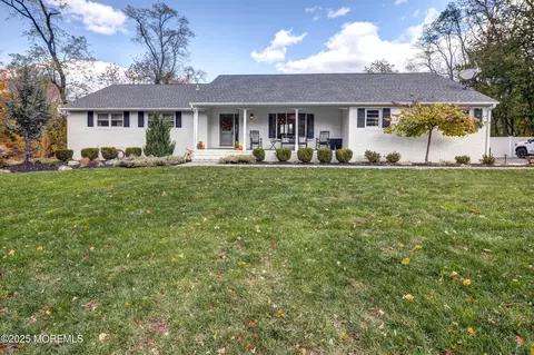 29 Telegraph Hill Rd, Holmdel, NJ 07733