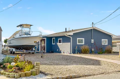 7 W Schuylkill Rd, Little Egg Harbor, NJ 08087
