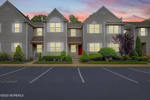 1103 Creamery Ct, Freehold, NJ 07728
