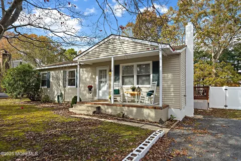 1018 Vessel Ln, Manahawkin, NJ 08050