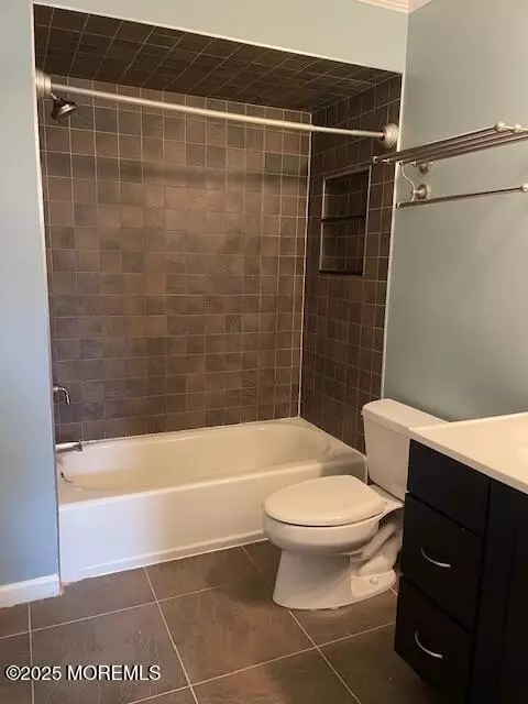 Bath - 22 Forge Ct, Jackson, NJ 08527 photo 2 of 2