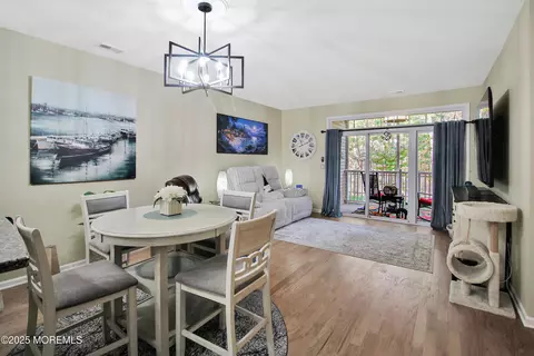 713 Amy Ct, Lakewood, NJ 08701