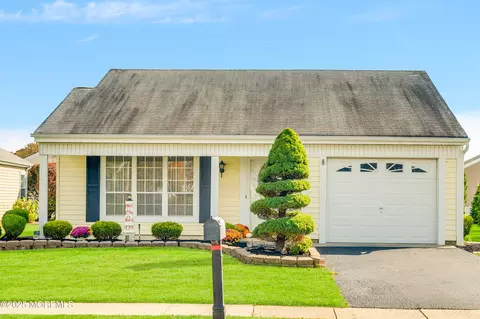 41 Red Hill Rd, Manchester, NJ 08759