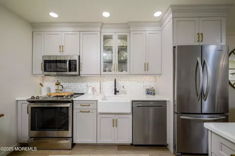 Kitchen - 10 Pompton Plains Dr, Brick, NJ 08724 photo 3 of 6