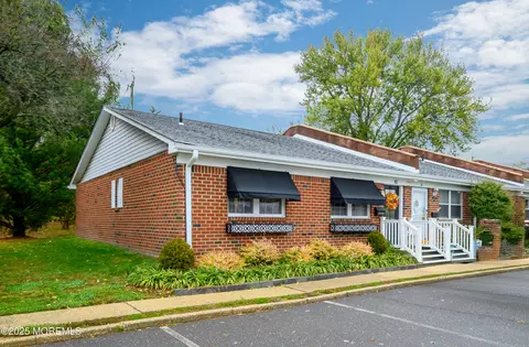 Exterior - 10 Pompton Plains Dr, Brick, NJ 08724 photo 1 of 3