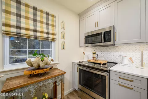 Kitchen - 10 Pompton Plains Dr, Brick, NJ 08724 photo 1 of 6