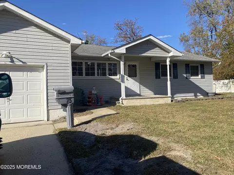 75 Maplewood Cir, Brick, NJ 08723