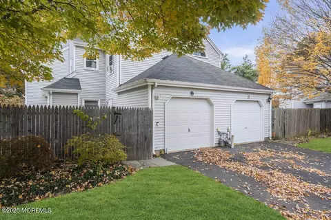 9 Holmes Ct, Freehold, NJ 07728