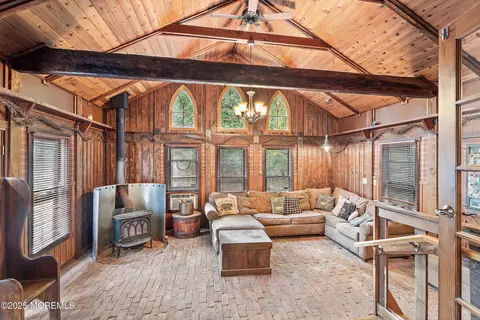 53 Hilltop Rd, Howell, NJ 07731