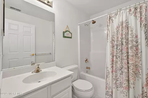 Bath - 79 Spring Lake Blvd, Waretown, NJ 08758 photo 5 of 5