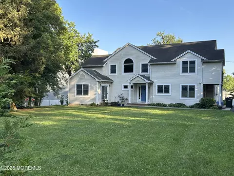 712 Sycamore Ave, Tinton Falls, NJ 07701