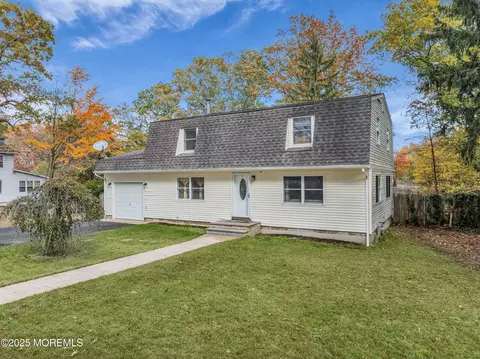 927 Indian Hill Rd, Toms River, NJ 08753