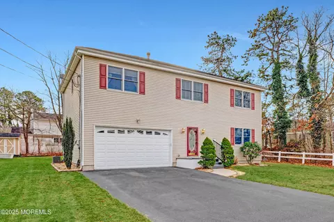 732 Wellington Ave, Toms River, NJ 08757