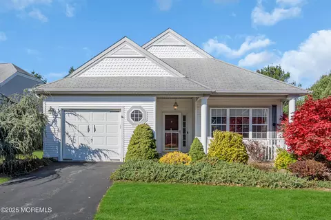 31 Florence Dr, Manchester, NJ 08759