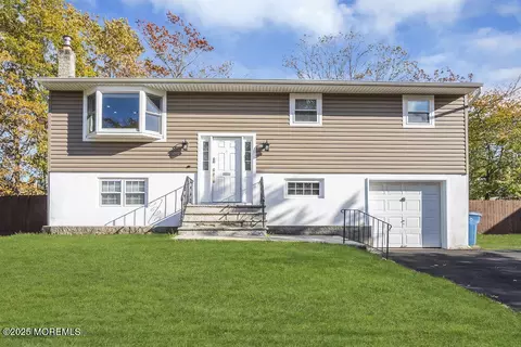 117 Manhattan St, Jackson, NJ 08527