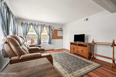 21 Peg Leg Way, Waretown, NJ 08758 photo 11