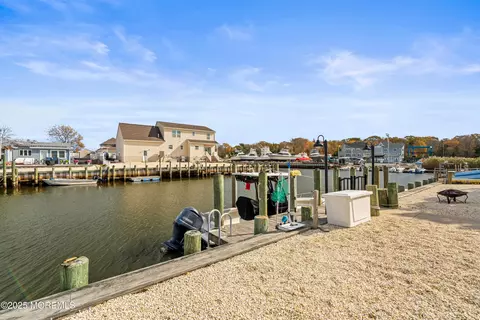 21 Peg Leg Way, Waretown, NJ 08758 photo 34