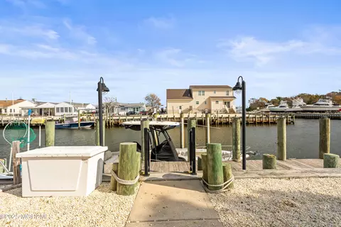 21 Peg Leg Way, Waretown, NJ 08758 photo 36