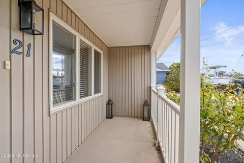 21 Peg Leg Way, Waretown, NJ 08758 photo 5