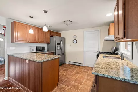 21 Peg Leg Way, Waretown, NJ 08758 photo 14